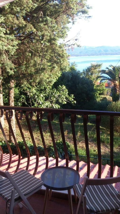 Apartman Sesna Bol Exterior foto
